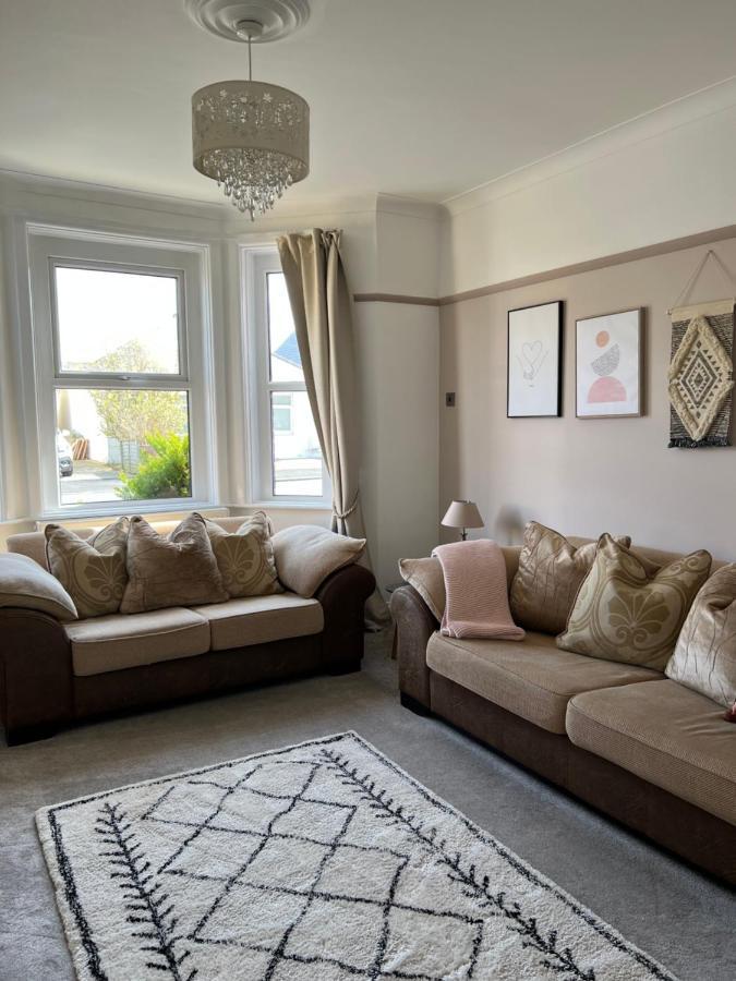Spacious 4 Bed Rooms, Parking, Garden And Near Parks, Beaches And University Bournemouth Exteriör bild