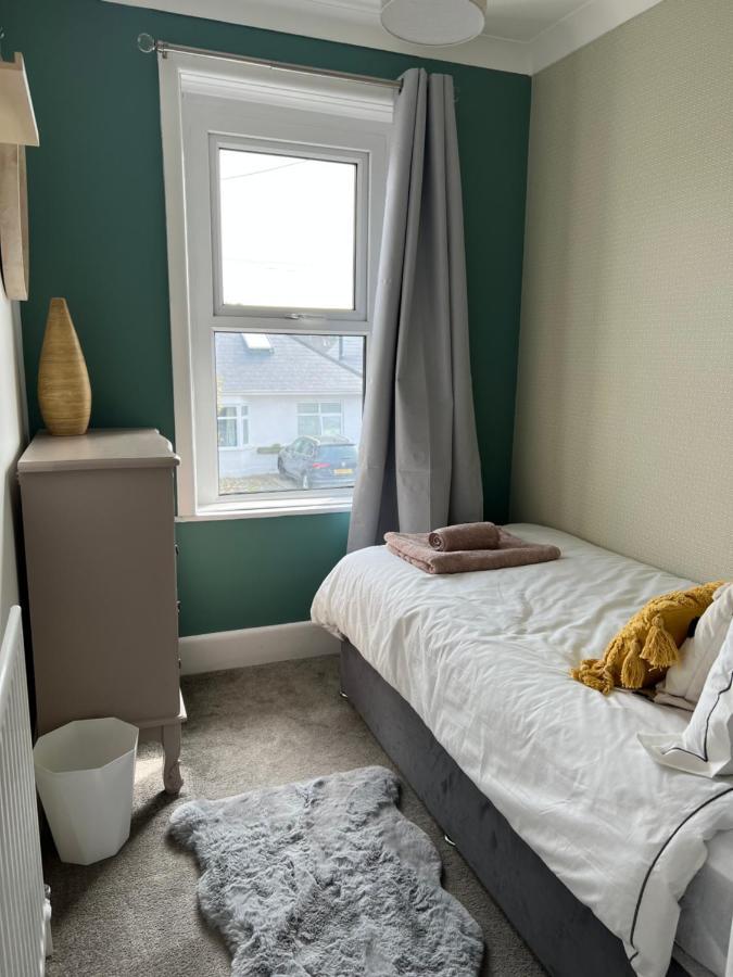 Spacious 4 Bed Rooms, Parking, Garden And Near Parks, Beaches And University Bournemouth Exteriör bild